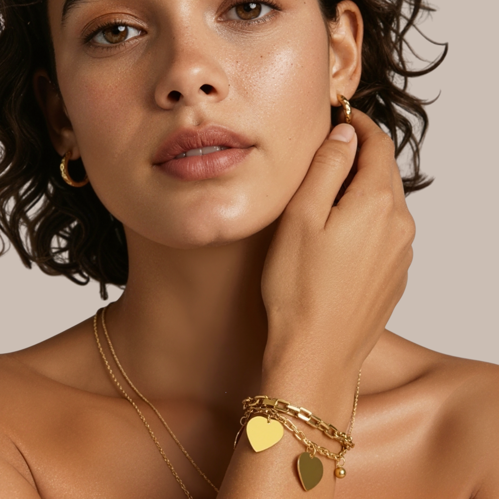 Pulseira Coração Amora Dourada em Aço Nobre